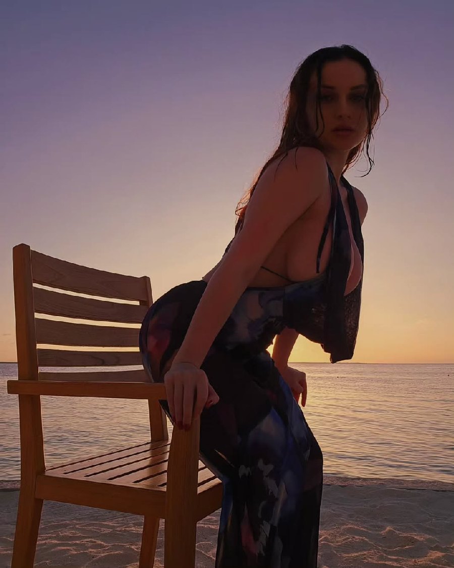 Sexy girl Miranda Faith nude in San Luis