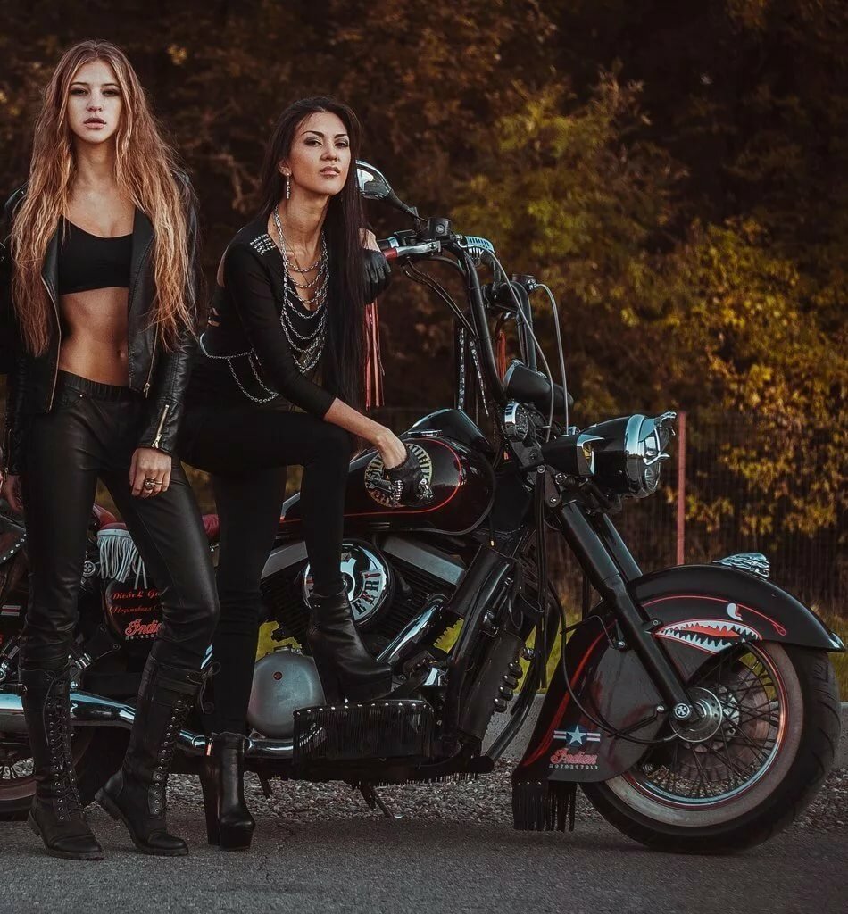 Beautiful girls and bikes in San Luis