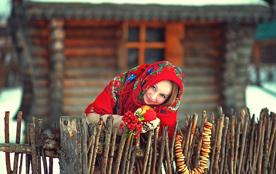 Sexy girl Women in Slavic costumes in San Luis