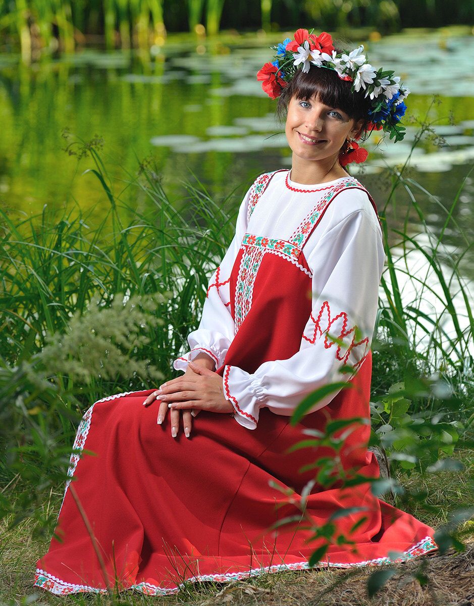 Beautiful girl Girls in Slavic costumes in San Luis